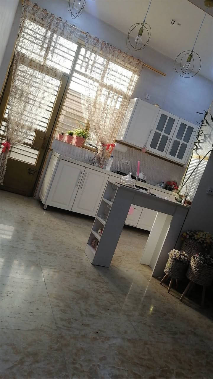 دار للبيع
المساحة 100 متر مربع

ثاني بيت عن الشارع

طابقين 4 غرف نوم

واستقبال وصالة  

حي البساتين /شارع الوائلي

للاستفسار واتساب

*********** 

 ***********
