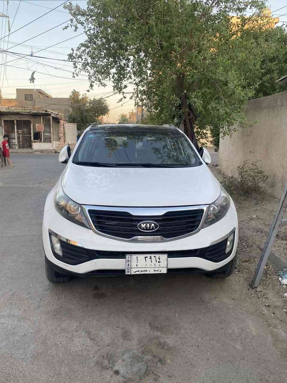 السلام عليكم للبيع سبورتج 
خليجية موديل 2011 مكفولة 
موصفات السيارة 
بصمة 
بصمة ابواب
بنوراما 
فور ويل
مري شفط
ثلاجه بل الجكماجه
مكينه 2400/المرغوب
كشن كهربائي
تحكم استيرن جهتين
شاشه أندرويد الكبيرة 
كامره خلفية 
حساس 
كشنات جلد
منظومة تبريد جديده 
منظومة بانزين جديدة 
باتري جديد 
رقم السيارة واسط مشروع وطني 
يعني وين مايعجبك تحول 
السعر 135
***********سجاد
