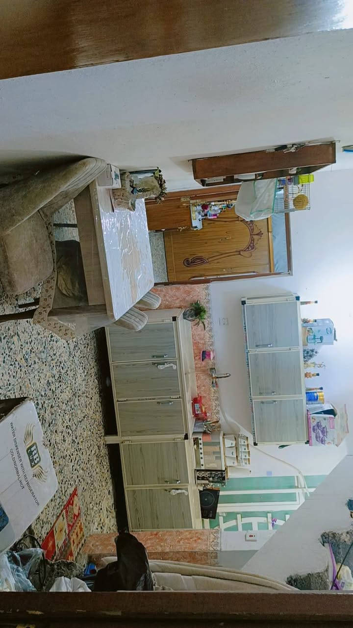السلام عليكم
100 متر طابقين
حي طارق القديم ( الزراعي)  فرع محطة المجاري
الطابقة الاول 
استقبال + صالة + غرفة 5×5
الطابق الثاني غرفة 5×5 + مخزن صغير
صحيات داخلية وخارجية
السعر 55 
***********
***********
