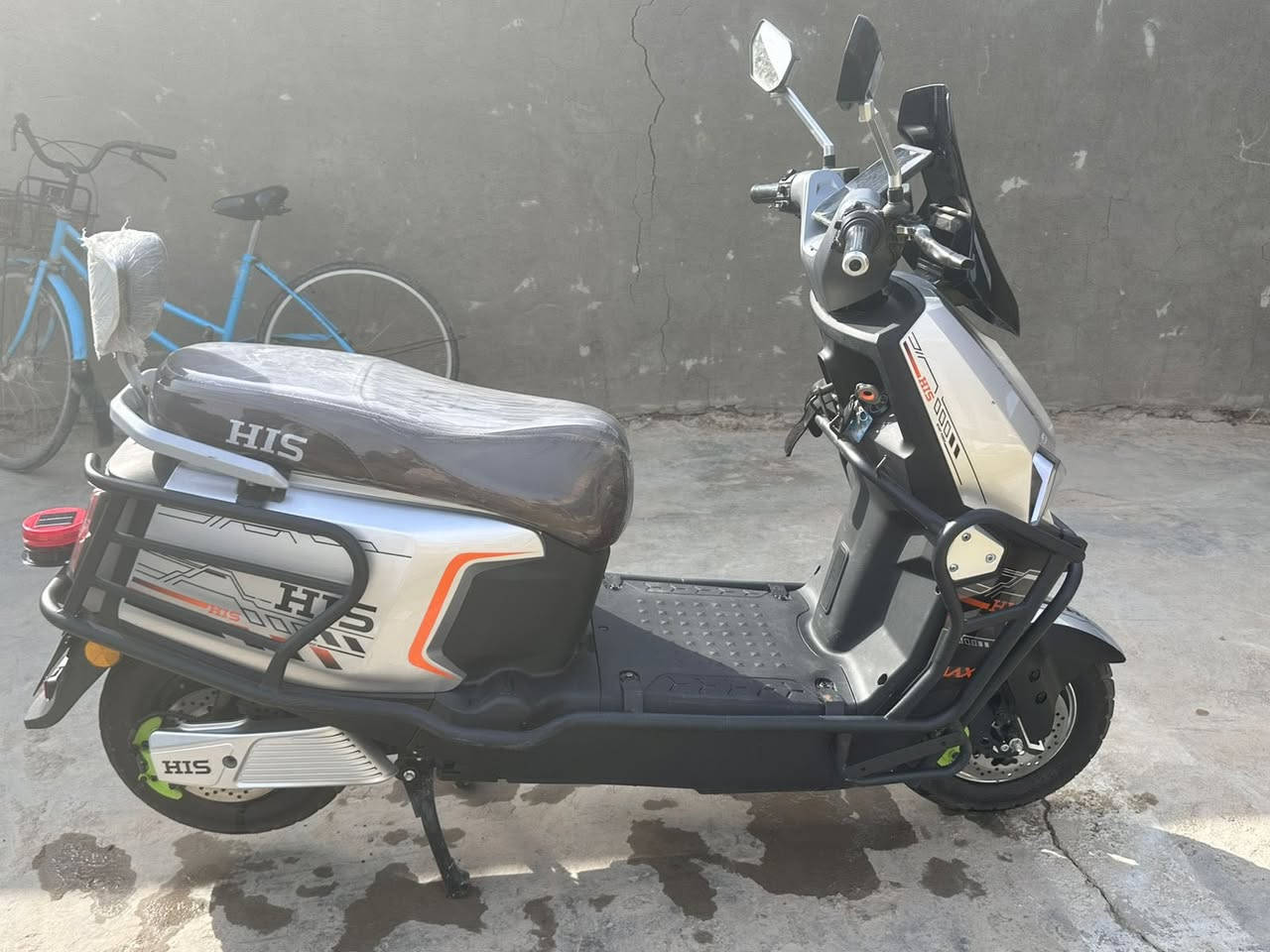 السلام وعليكم دراجه شحن البيع موديل 2026 دراجه صار ثلاث اشهر من اخذتها سته بطاريه. دبل أربع سرع نضام بلاتوث شحن باور بغداد المحموديه ناحيه الرشيد. خط السريع  هاتف  0870101142/***********
