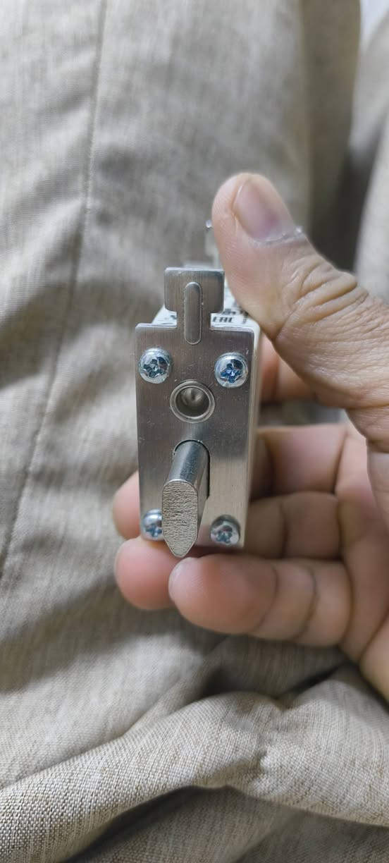 6 قطع سيمنز جديد لووك
50 مع التوصيل


**إذا كنت صاحب هذا الإعلان وتريد حذفه لأي سبب، رجاءا أرسل رسالة إلى الدعم الفني**