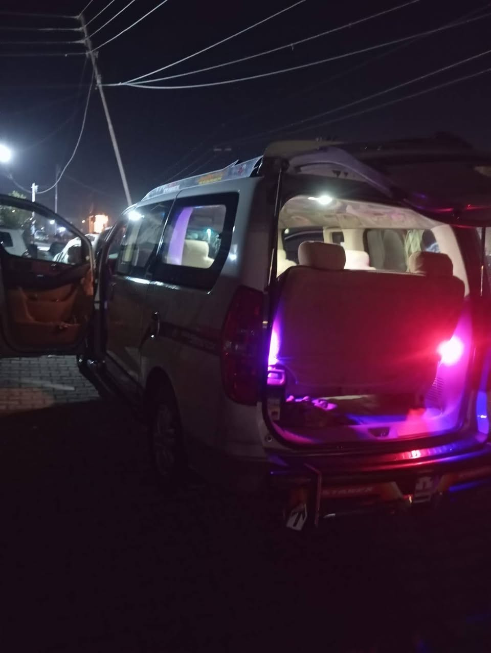 ستاركس للبيع ٢٠٠٩ مكفوله ما عده بارد بل جاملغ وضربتين صغار فوك قبق كاز السعر على رقم يخابرني ***********
