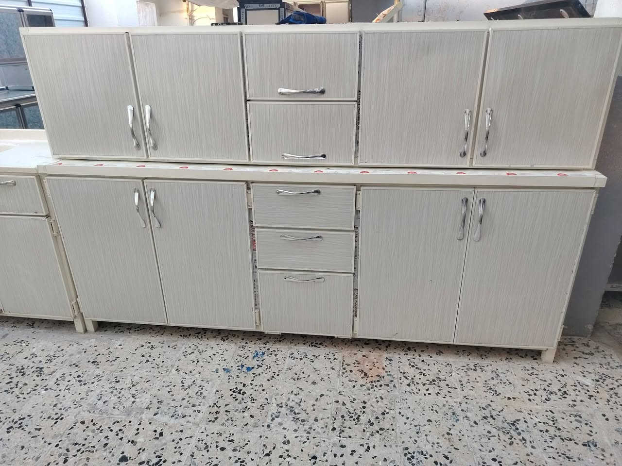 كاونتر مترين وسنكي كرانيت متر و30
السعر 300 ترهم معارضه مع قديم موصل كراج الشمالكاونتر بلوطي حيل نضيفه وسنكي كرانين السعر 325 ترهم معارضه مع كاونترات قديمكاونتر مترين ونص والسنكي متر و٣٠ كرانيت السعر 260 ترهم معارضه مع قديم مالكمكاونتر ثلاث قطع نظيفه حيل حيل مترين وسنك متر و٣٠ ولا خلطه بيها 
السعر375 ترهم معارضه مع قديم


**إذا كنت صاحب هذا الإعلان وتريد حذفه لأي سبب، رجاءا أرسل رسالة إلى الدعم الفني**
