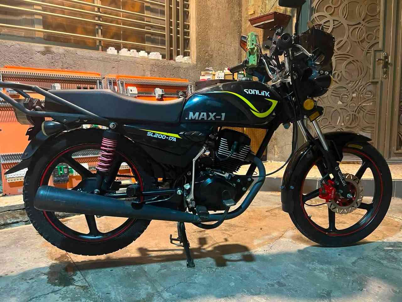 السلام عليكم سولنك ماكس1 200cc للبيع موديل2025 نازله ب26
الدراجه فول نضافه ما اشتغل بيها دلفري  مكفوله كفاله عامه مناقصها اي شي عارضها950 وبيها مجال ***********
