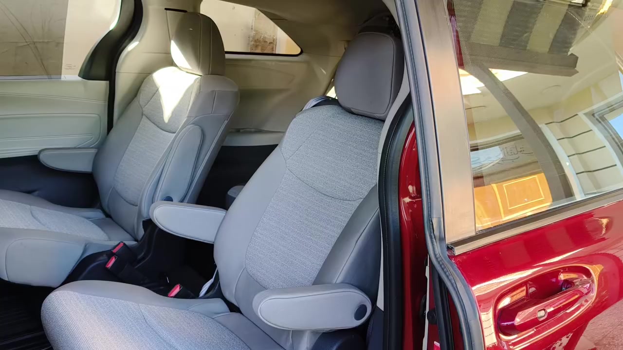 السلام عليكم تويوتا سينا هايبرد ماشيه 9 آلاف حادث جاملغ وبند رقم بغداد موديل 2024 السعر 2700$ هاتف *********** ..بغداد الراشديه
