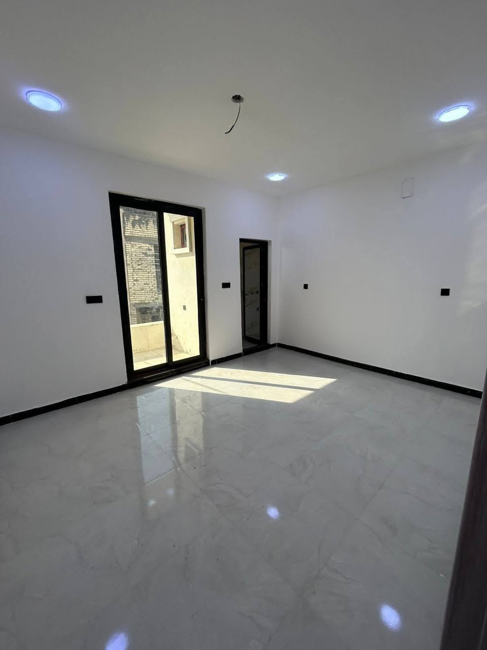 سلام عليكم بيت للبيع مساحه 50متر زراعي سند 25 طابقين وبيتونه يحتوي ع 3غرف نوم وصحيات 2 وصاله ومطبخ العنوان الدوره لبعيثه مجمع السلطان الاول   قريب عن شارع المدارس العنوان دوره البعيثه مجمع السلطان الاول شارع المدارس الاستفسار اتصل ع *********** 
بيع مباشر من صاحب الدار سعر 85مليون
