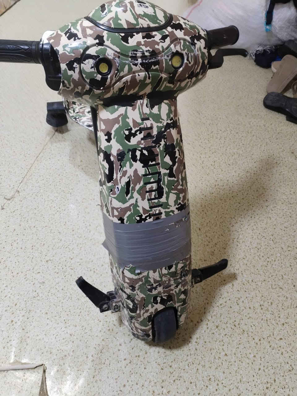 سكوتر شغال نقص بطاريه فقط *********** السعر 75
