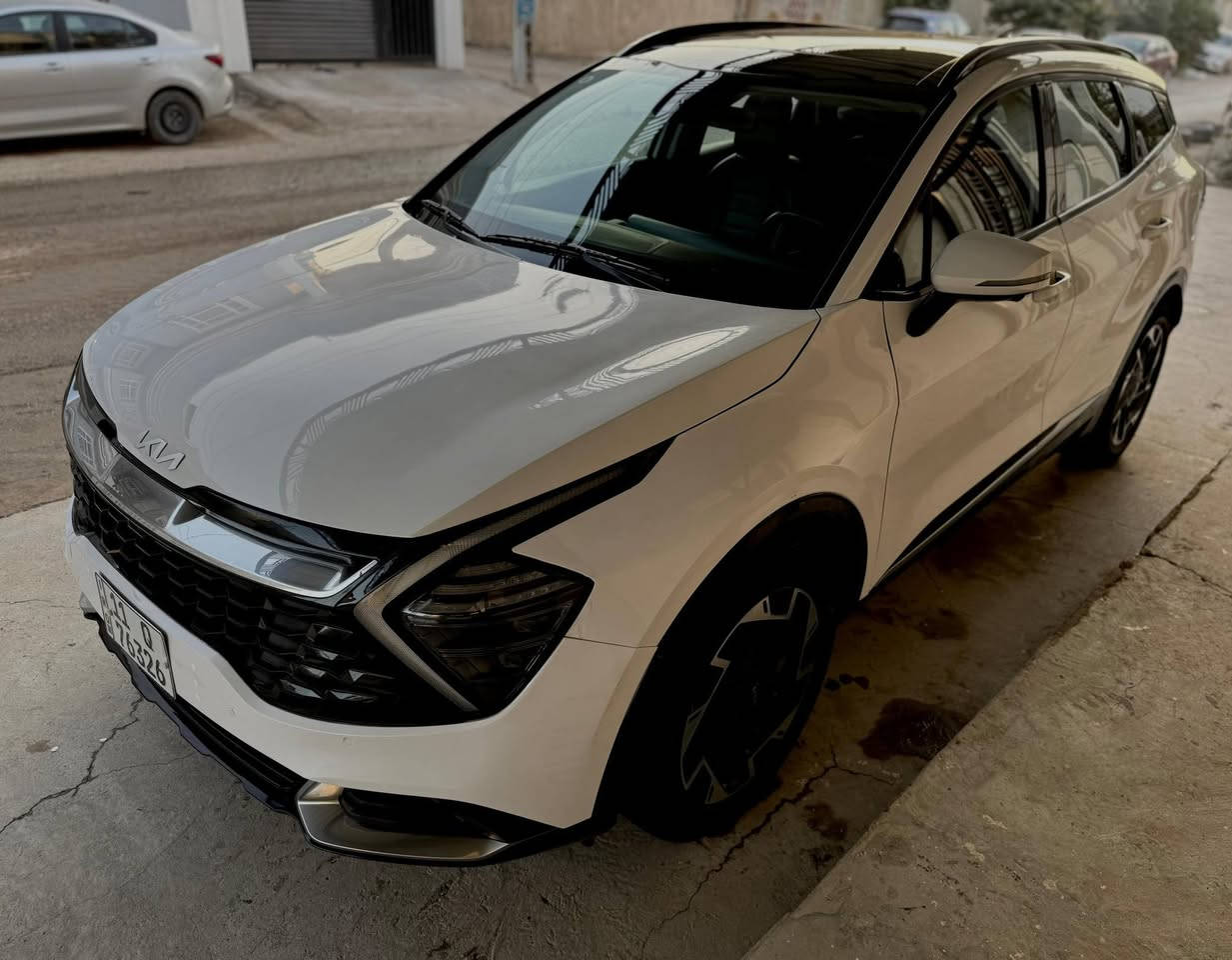 السلام عليكم
كيا سبورتج..2023.. برستيج...

ماشية .30. 
امريكي
 حادثه بنيد نفسه مصلح ومصبوغ 
والجاملغ بارد 
راديترات بلاديه بدنه شاصي فخذه كفالة.
البرستيج موصفاتة معروفة.
4 كامرات 
شاشه جبيره ذكيه متغيره 
تدفئه تبريد كشنات 
جنطه كهرباء 
كراسي كهرباء 
ذاكرةكراسي 
وهواي مواصفات بيه 
رقم بغداد انكيلزي تحويل مباشر
مكان السياره بابل.  الكرامة..
السعر 228 مجال جدا بسيط.
***********
