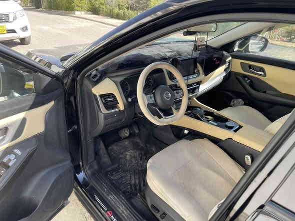 نیسان ڕۆگ مۆدێل ٢١ 
٤ بستۆن
مواسەفات sv
دەبل ئەکسل
تەحکوماس سوکان 
تەحدید سورعە
خەتی جادە
ئەسستی جادە
لایت دەبل عەدەسە
ئیشارەت لید 
دەبڵ جام
ڕادار ٣٦٠
کامێرا ٣٦٠
بلاجیکتۆ لید
 ئاوێنە ئیشارە
تولی سەقف 
حەماڵی سەر  سەقف
ناو کرێمی
کوشن شاموا
برێک بەسمە 
ئۆتۆهۆد
 تەبرید مەرکەزی
دوو پارچەی بۆیاخە
یەک پارچە گۆڕاوە بە بیلاد
سەیارەیەکی جوان و ڕێک و پێکە
بێ مەسرەف
ڕادار  مەزبوت تازە عەیار و بەرمەجە کراوە
بەردی ساڵونسا  بە شەرت
گێر و مەکینە  بە شەرت
 تازە هایدرۆلیکی گێڕ  گۆڕدراوە بە موادی شەریکە
سیوەیلی  ئەکسل تازە گۆڕاوە
بانس تازە گۆڕاوە هەموو شتی ئەسلی
ماڵی دۆستە تەعویل و خرامە بەشەرت
سعری ١٩٠ معامەلە  
هەموو شتێکم نوسیوە کڕیار نی سەرم مەئێشێنە
***********
