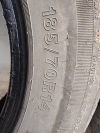 تايرات كورولا • ٥ قطع • نص عمر