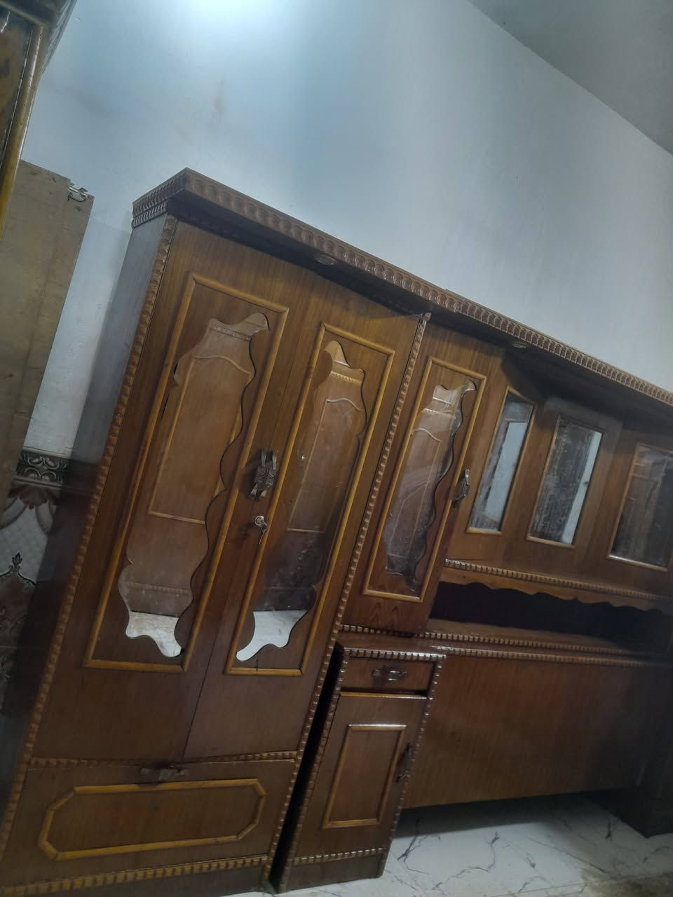 غرفة للبيع صاج ٦ملحق خشبهه حطاطة كاملة نضيفه مابيهه اي نقص مستخدمة قليل مكان بغداد ابوغريب الشهداء لسعر 550بيهه مجال تصل على الرقم ***********بي واتساب

