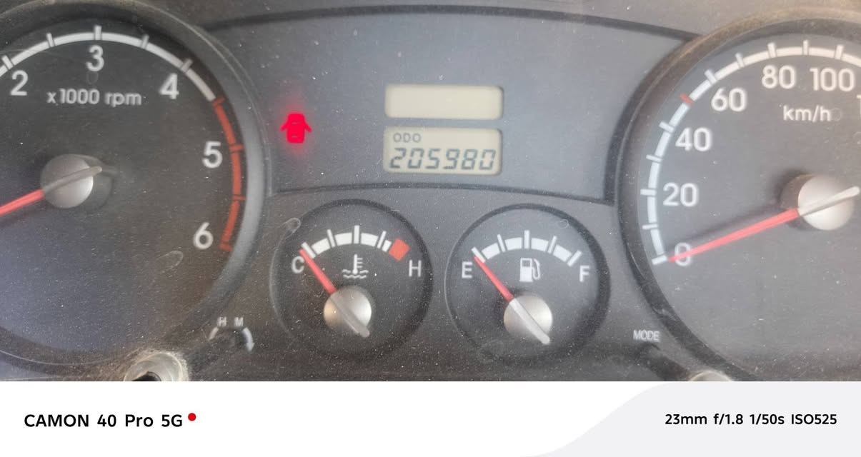 السلام عليكم كيا 2011 بيها بارد خفيف باب السايق والباقي مكفول سياره بسمي سنويه ال27السعر 110وبيها مجال شراي اتصل ***********
