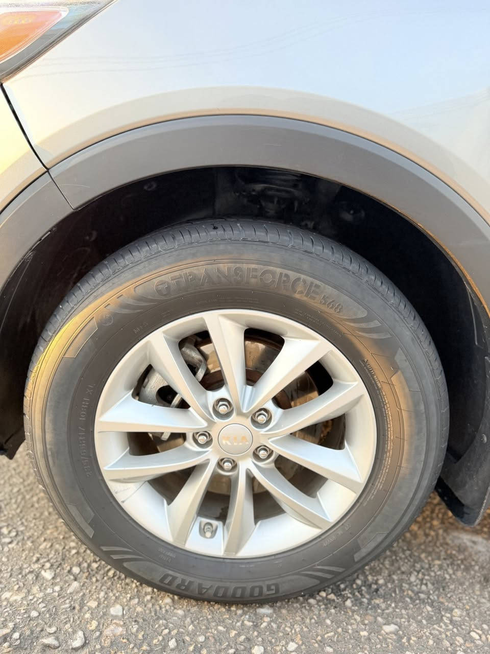 السلام عليكم سورنتو فيلي للبيع 2017 رقم بابل باسمي تحويل ثاني يوم سياره كلين داخل من امريكه كلين السعر 165 محرك 2400 رقم الهاتف***********
