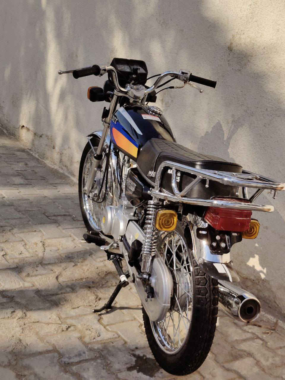 سلام عليكم شباب دراجه لبيع خمسه وعشرين دراجه جديده مكفوله كفاله عامه اوراق سكنر ومعمره اصلي كله بيه مكينه نامه اصلي مكاني كوت خاجيه شارع اربعين ب850وبيه مجال قليل وهذه رقمي ***********
