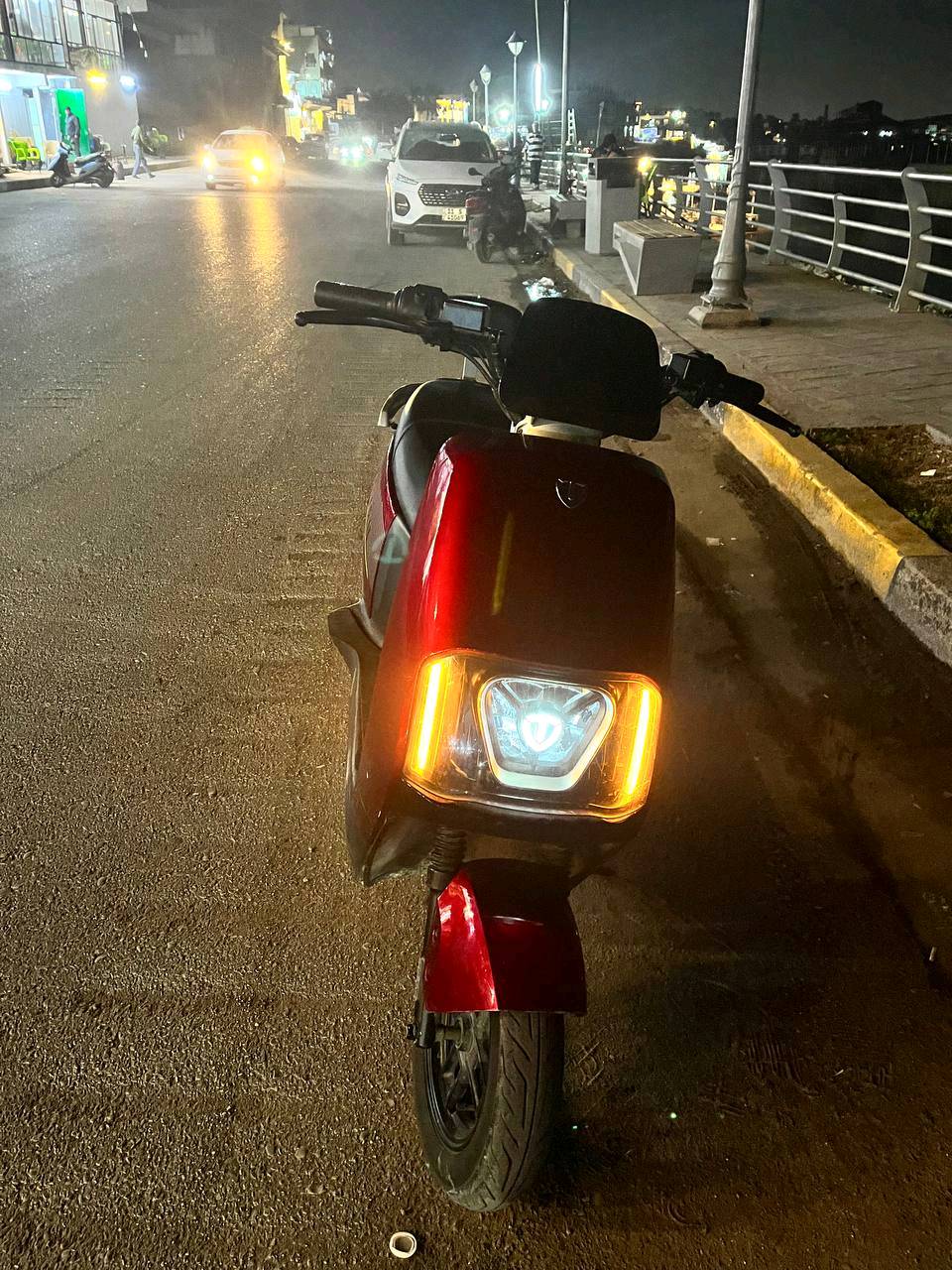 ســـــــــــــلام عـــــــلــــــيـــــــكــــــــم 
دراجة شحن الريان c2 دخول شهر ال1 للبيع مستعجل دراجة احلى من الصور وممغسولة عله ترابها الصور
المواصفات :
1- 6 بطاريات كبار
2- مانع انزلاق ABS
3- بريكات دسك [دهن] امامي و خلفي
4- سرعة 60 km/h حقيقي على برنامج ويز
5- تمشي مسافة 60 كيلو متر حقيقي
6 - اضائة ليد عالي ناصي ثلجي
7- شاحن اصلي مالتها ما مبدل
مرايات مالتها الاصلية موجودة فقط الجهة اليسرة مكسور الكزاز تكدر تخلي جامة من اي ابو جام
السعر 700 الف وبيها مجال حك الجية 
العنوان : بغداد سبع ابكار الكريعات نزلة البلام ساحة القرة غولي
للاستفسار موجود خاص او واتساب ***********