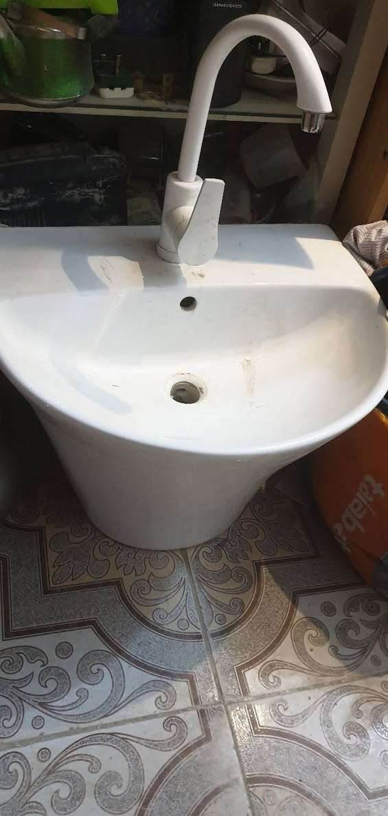 سلام عليكم اخواني واخواتي عندي هاي الغراض للبيع كلمن اوسعره والسعر على الخاص المكان شطره شعله قرب مطحنت جمعان شارع البنكله محل بالات هذا رقمي ***********
