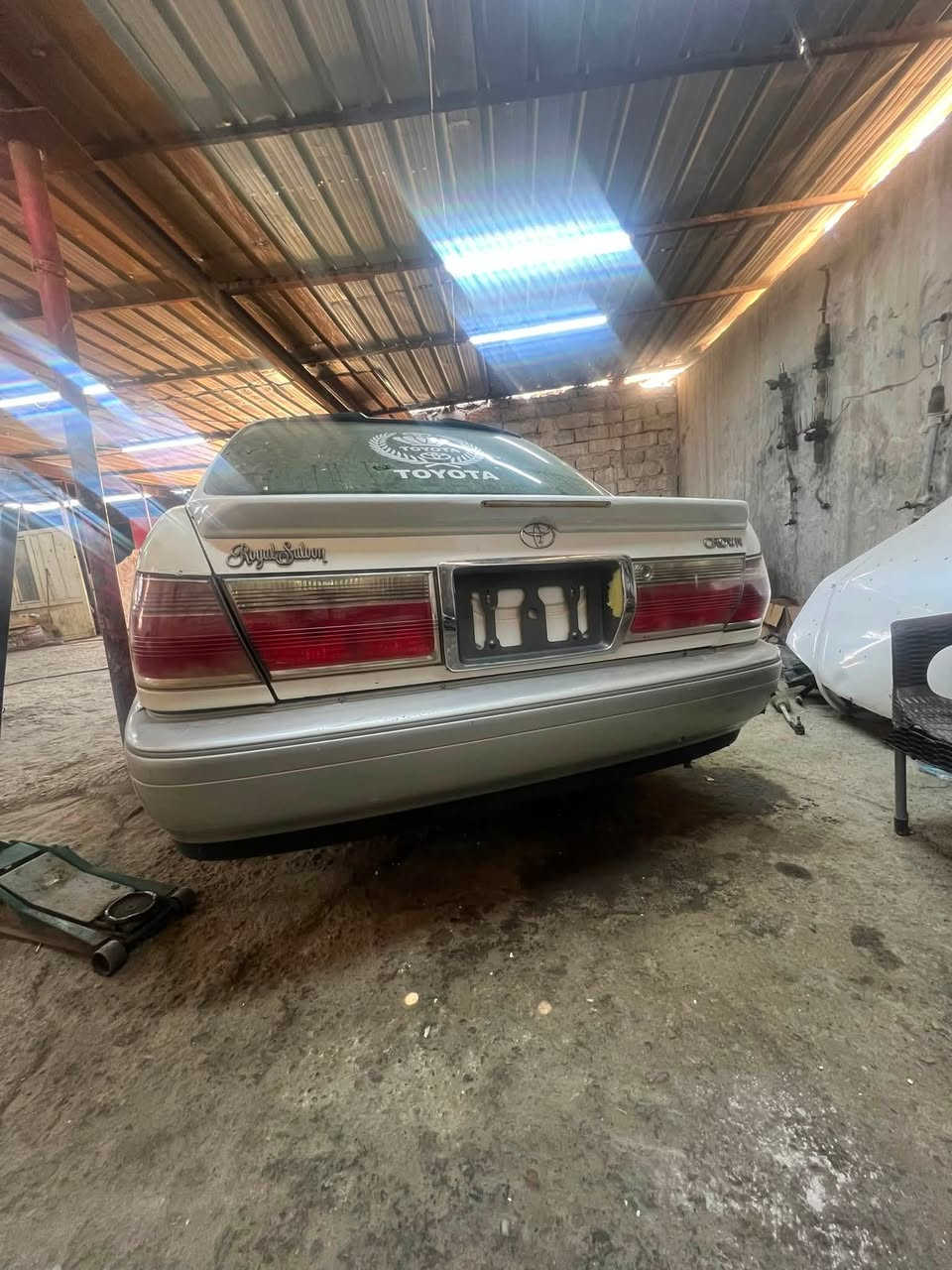 سلام عليكم فصخت ملكه شتحتاجون غراض موجود السياره جديده  العنوان تكريت ***********
