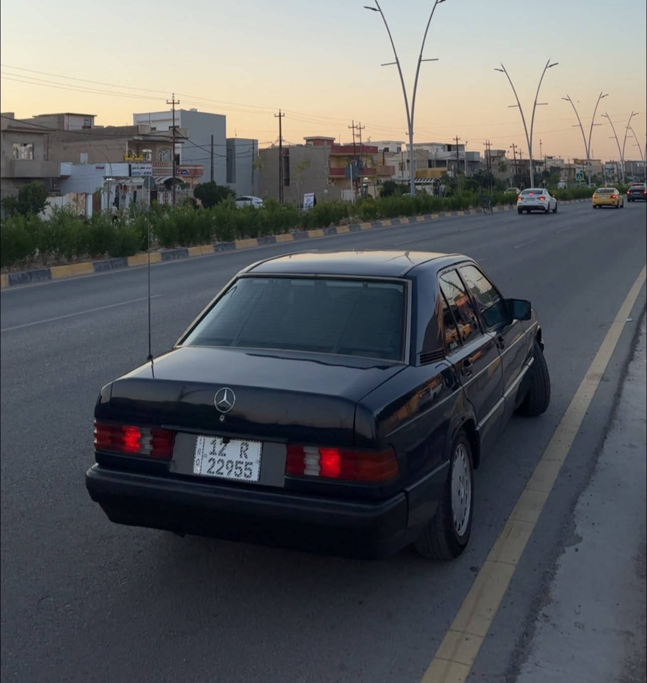 مرسيدس 190 طيارين  
 موديل 1992 
مصبوغه عام
 محروك ونجي 6 سلندر
 شرط تبريد 
شرط محرك وكير 
 سياره باسمي 
مكان السياره موصل 
سعر 68 وبيها مجال بسيط 
***********
