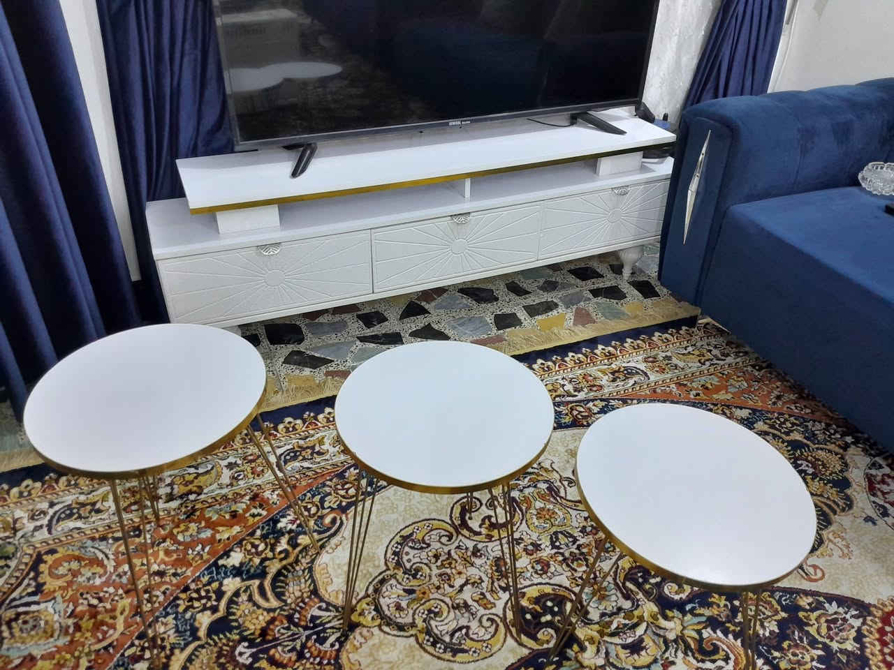 ميزطعام للبيع جديدالسعر٢٤٠ميزابلازمه هم جديدالسعر٦٠طبلات السعر٢٥تخم كولش جديدالسعر٤٥٠العنوان الشعب *********** التصال عله هذا الرقم اوعله المزنجر
