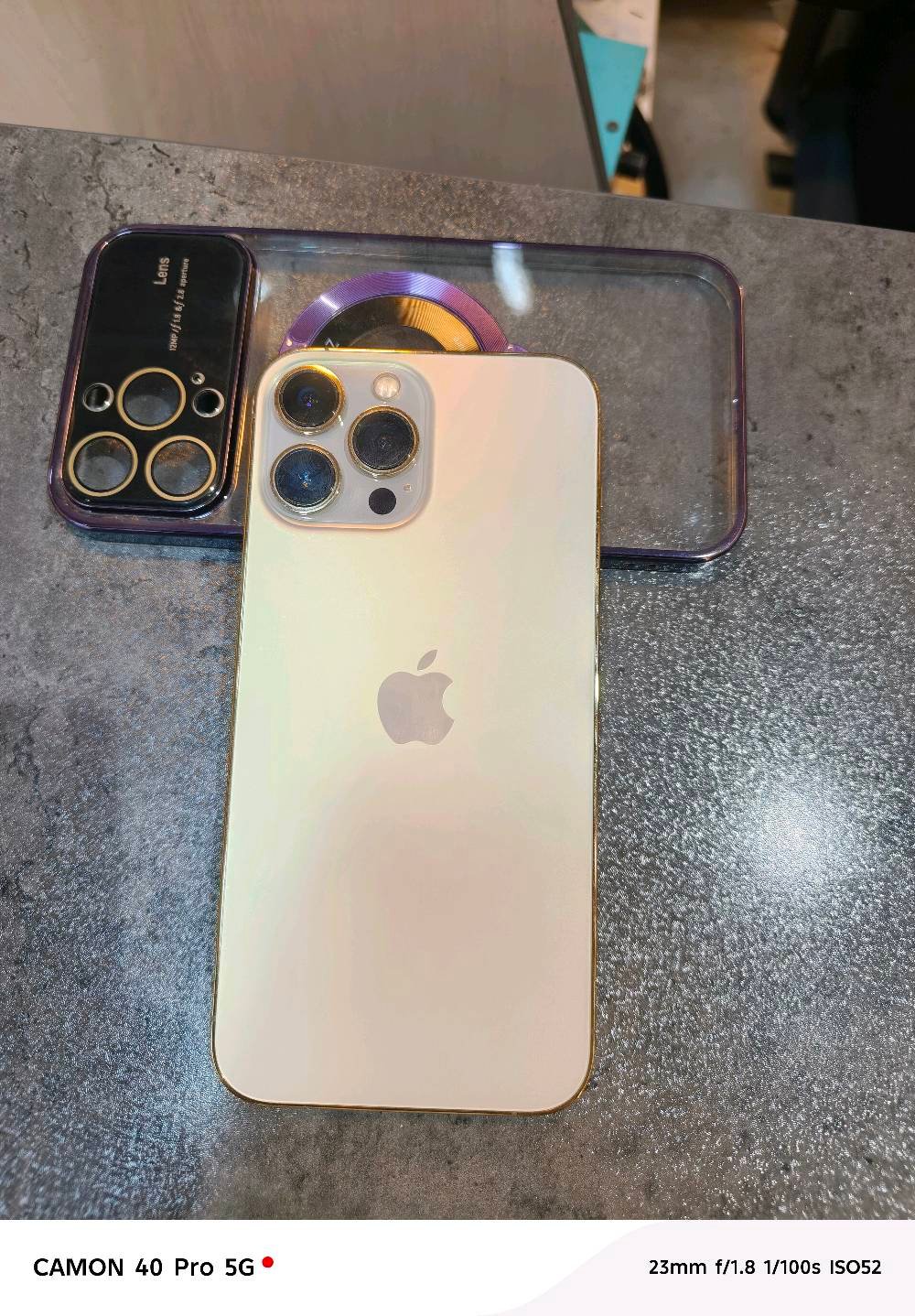 ايفون 13برو ماكس جهاز نظيف نظيف لون ذهبي بيع  مستعجل بطاريه... 84٪ما مفتوح ابد شرط الفحص وبيه مجال سعره... 