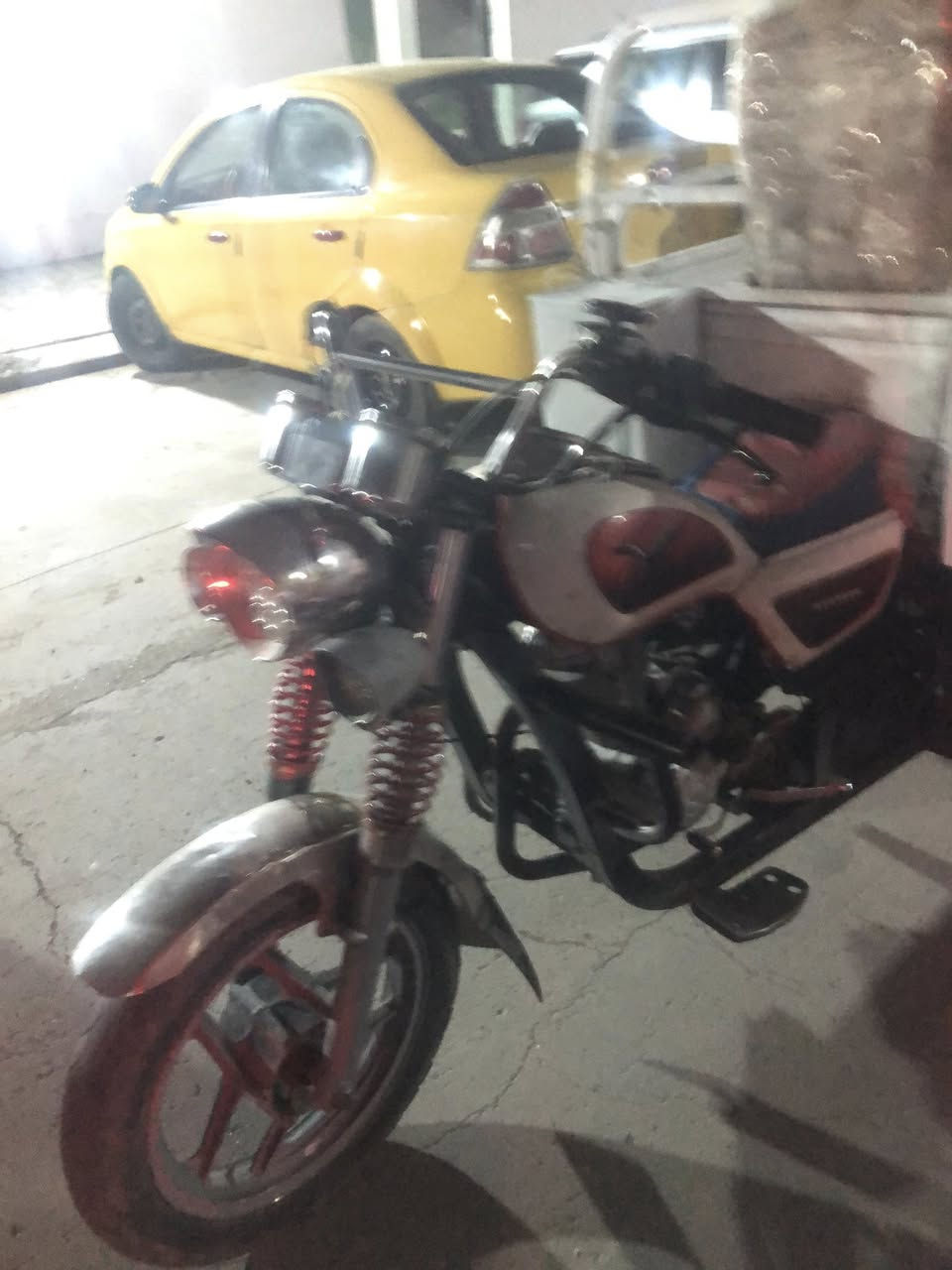 سلام عليكم ستوته للبيع مكان الرمادي ٥كيلو  للاتصال ***********
