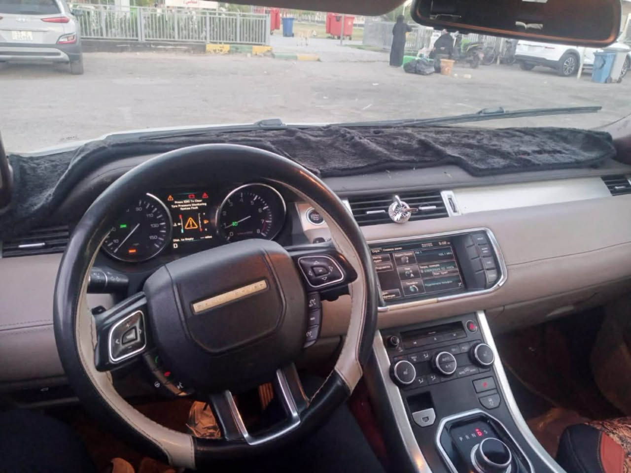 رانج روفر ايفوك موديل2012
للبيع وترهم مراوس بسيار. اقل منها 
كير عاطل اكرر الگير عاطل تنمر فقط اول وثاني وثالث باقي نمر مايشتغلن 
سعرها 80ورقة 
بيها مواصفات هواي جاهزة من كلشي نقصها فقط گير


**إذا كنت صاحب هذا الإعلان وتريد حذفه لأي سبب، رجاءا أرسل رسالة إلى الدعم الفني**