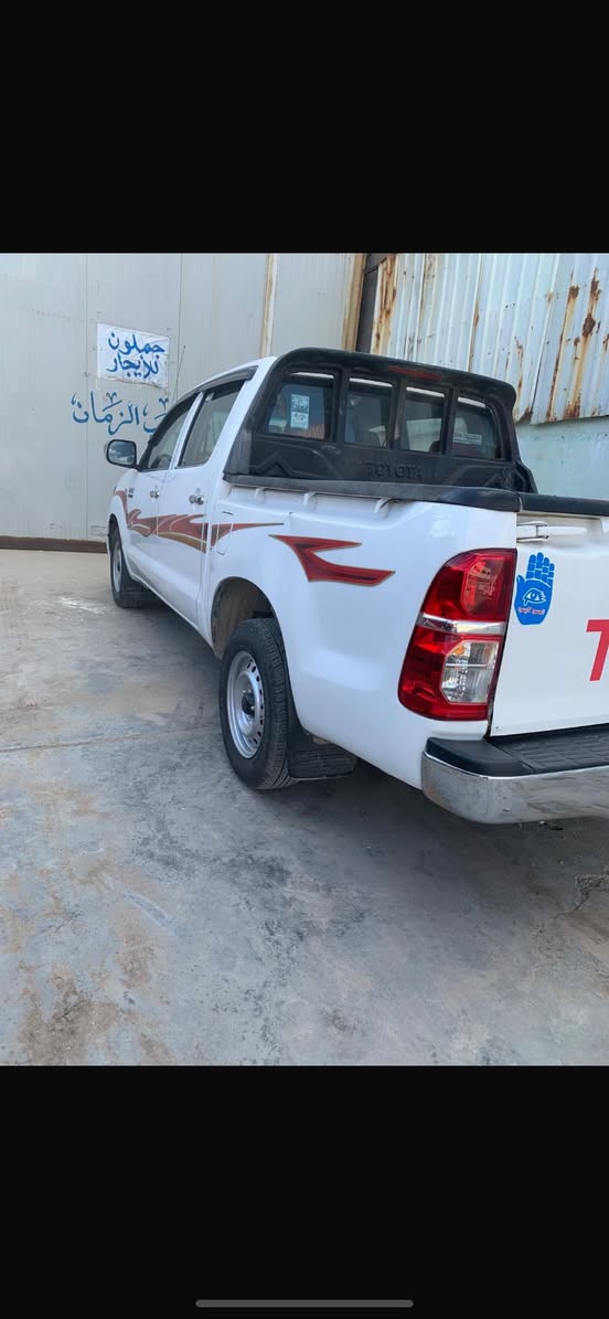 السلام عليكم بيكم هايلوكس موديل 11 سياره شركه العامه 
كير عادي رقم بغداد سياره جديده ماشيه 130 مكينه مامفتوحه مكاني بغداد مستعجل عل بيعه شراي يتصل السعر 138 وبيها مجال ***********
