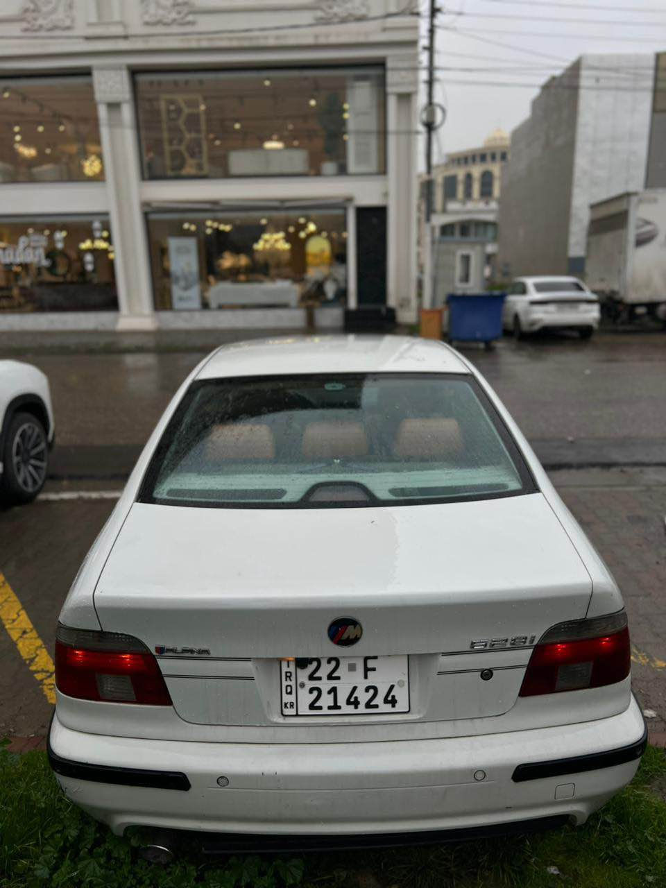 بسم الله الرحمن الرحيم 
کوردی/عربي

‏BMW 528i e39 - 1997

فولە گێڕ تۆماتیک و عادی بەس سڵایت نییە گوشین سپۆرت، تەبرید سارد و گەرمی بە شەرت، مەکینەی تاک دیجیتال کرایتەوە هەموو شتەکی چاککرایتەوە تازە پێش و پشتی توند کرایتەوە بێ مەسرەفە،
سبوغ بیلادیە بەس ٢ پارچە سبوغە، بۆنیت بەبێ لێدران و یەک جاملغی دواوە بێ ناو گرتن، تحویل و بڕانەوە بە شەرت هەتا برێی سەیارەکی خاوێنە ماشاءالله مەسرەفەکی باشی لێکرایە 

شوێن: هەولێر
نرخ : ١٠٥ وەرەقە و مەجالەکی برایانەی تێدایە

السيارة فول كير اوتو و عادي و كشنات سبورت بس مو سلايت، تبريد و تتفئة بشرط، المحرك تك ديجيتال (مفتوح) بس سيارة كلش سليمة و بدون مصروف، و صبغ ببلادي ما بيها صبغ الا قطعتين (البنيت بدون ضربة، الجاملغ واحد خلفي) تحويل بشرط يعني سيارة جاهزة 
سيارة كلش نضيفة و حلوة ماشاءالله صارفيين عليها.

المكان: اربيل
السعر: ١٠٥ و معاملة بسيطة أربيل, العراق


**إذا كنت صاحب هذا الإعلان وتريد حذفه لأي سبب، رجاءا أرسل رسالة إلى الدعم الفني**