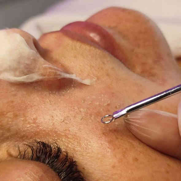 اهلا وسهلا زبوناتنا الجميلات رضائكم هو غايتنا ولتكوني مميزه 🎀
اسعارناً مناسباً 📍✨
تنظيف البشرة هايدرو ب15
تنظيف البشرة ملكي ب25
حفافة 5
شمع للوجه  8
بديكير 10 مع املاح طبيعية 
الماكير 20
سحب لون شعر قصير 20 واسط 25 فما فوق حسب طول الشعر
صبغ شعر قصير جدا 15 المتن 25 الوسط 35 الطويل حسب طول الشعر 
ميش كثيف قصير 25 فما فوق حسب طول الشعر
تسريح الشعر يخلي شعرج سرح حسب طول الشعر 
قص 5 اي قصه 
معالج لترميم وتغذية الشعر القصير 30 فما فوق حسب طول الشعر
اهلا وسهلا بلجميع 
مركز ألين للتجميل
العنوان//كربلاء حي الرباب قرب سيد سماعيل 
الحجز //***********
***********
