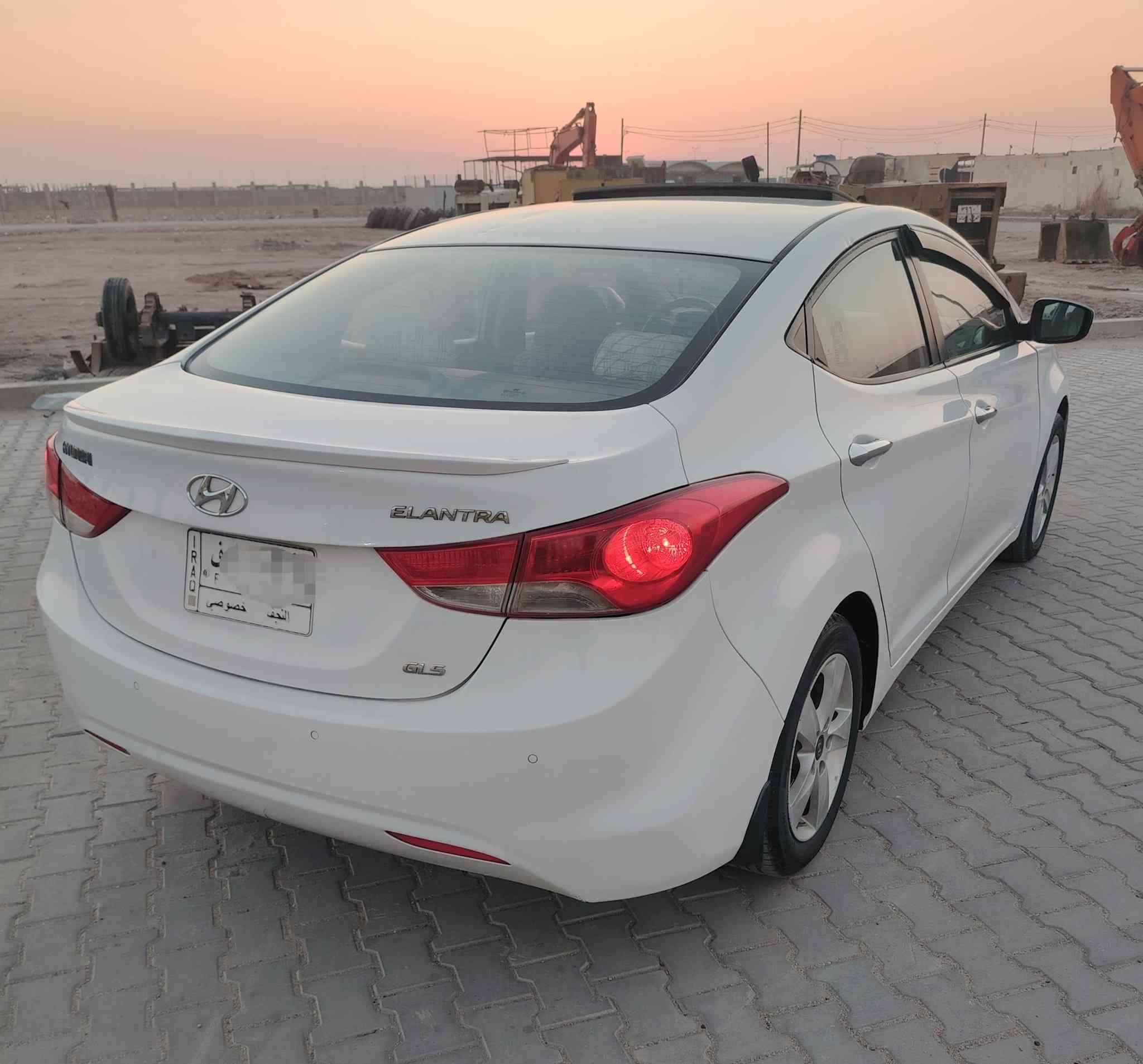 سلام عليكم الانتره 2012 خليجي مكينه 1600رقم نجف سنويه ل 27 سياره مكفوله كفاله عامه عده تكحيل كادت موصفاته فول 1/1 سياره حلوه وجاهزه مكينه كير كفاله حداديه عايزه دواخل حلوه نضيفه اي إستفسار *********** مكان نجف مشخاب
