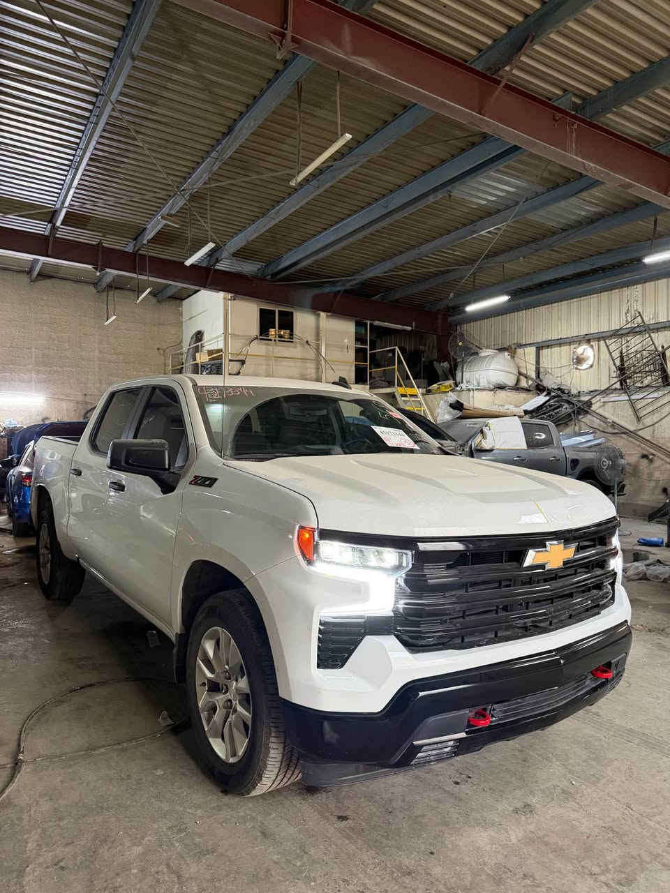 Chevrolet silverado
واصل اربيل 
سياره ب طريق 
بدون صبغ فقط مكانين خلفي يتصير بي تعديل
سياره بجم كبس و بدون ايرباكات 
2024 موديل
*********** أربيل, العراق
