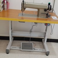 مكينة خياطة صناعي • شغالة • السفحه