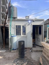 كرفان للبيع تقريبا ٣*٣ سندويج الموقع بغداد الكرادة  للاستفسار 07712344...