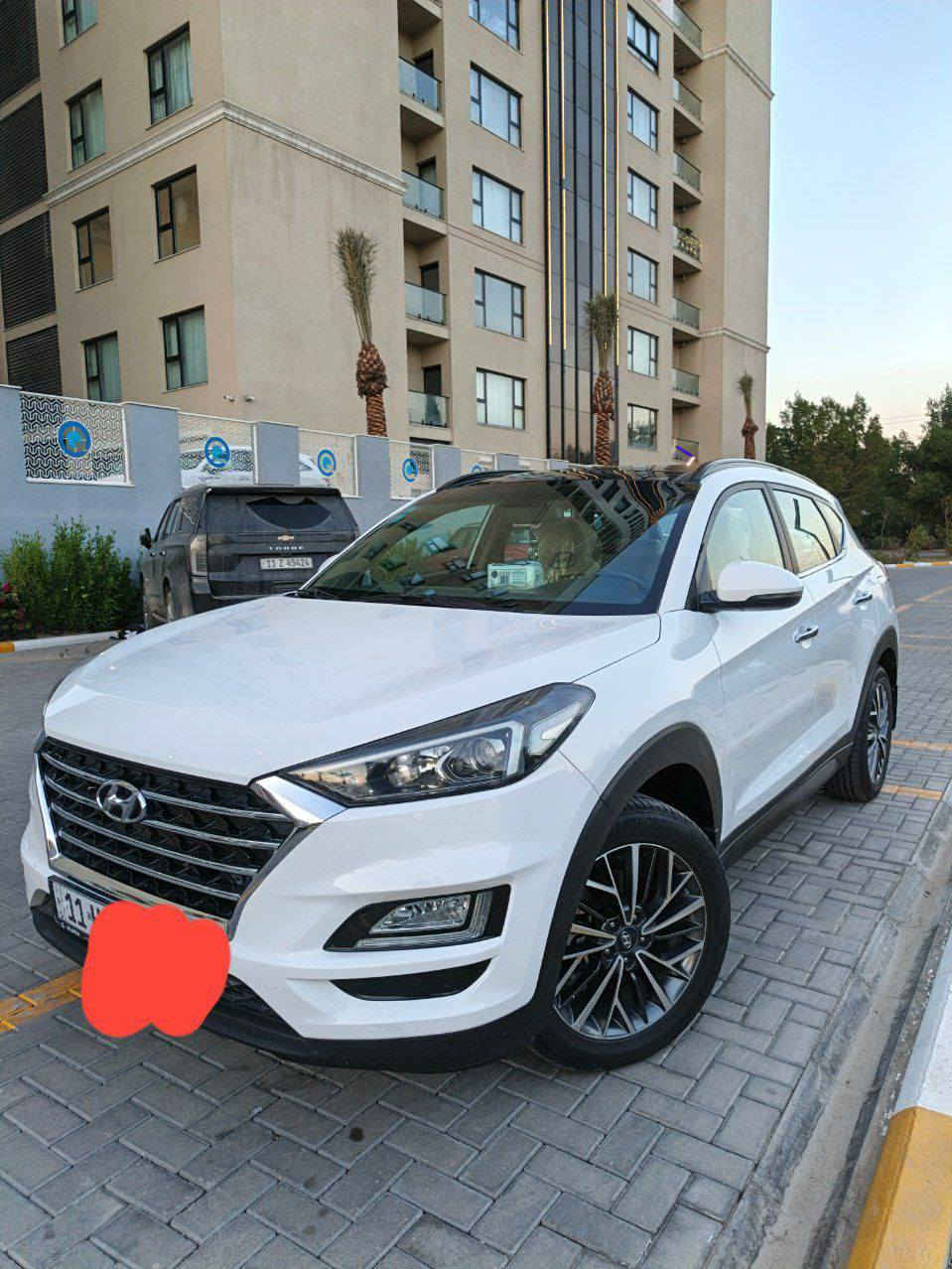 السلام عليكم
للبيع توسان (توكسان) 2019 وارد خليجي ماشية 119 مكفوله كفاله عامه عدا تكحيل بسيط بالصندوك والسونار مرفق بالمنشور رقمها بغداد السيارة تحويل ثاني يوم هزه براد وارقام وسنويه كله جديد مناقصها دينار تشغل وتطلع 

ملاحضه (صدر جديد مكينه وكير  وتبريد وتدفئة مكفولات كفاله عامه تخم تاير جديد) 

مواصفات السياره

داخل لونين مطعم خشب صاج

بانوراما فتحتين 

بصمه تشغيل 

بصمه ابواب

كرسي السائق كهرباء 

مري شفط

حساسات

تبريد قطعتين

دبل تحكمات ستيرن

محرك دوش

شحن لاسلكي 

مري شفط

ويل 18 كروم 
 
السيارة احلا من الصور استخدام شخصي 
نضيفه مكفوله من الزنجار والخياس افحص وين ميعجبك 
( اخوان السعر 210$ وبيهه مجال بسيط للشراي السياره كفاله عامه 

للاستفسار اكثر 

*********** مكان السياره بغداد الكرخ حي الجهاد
