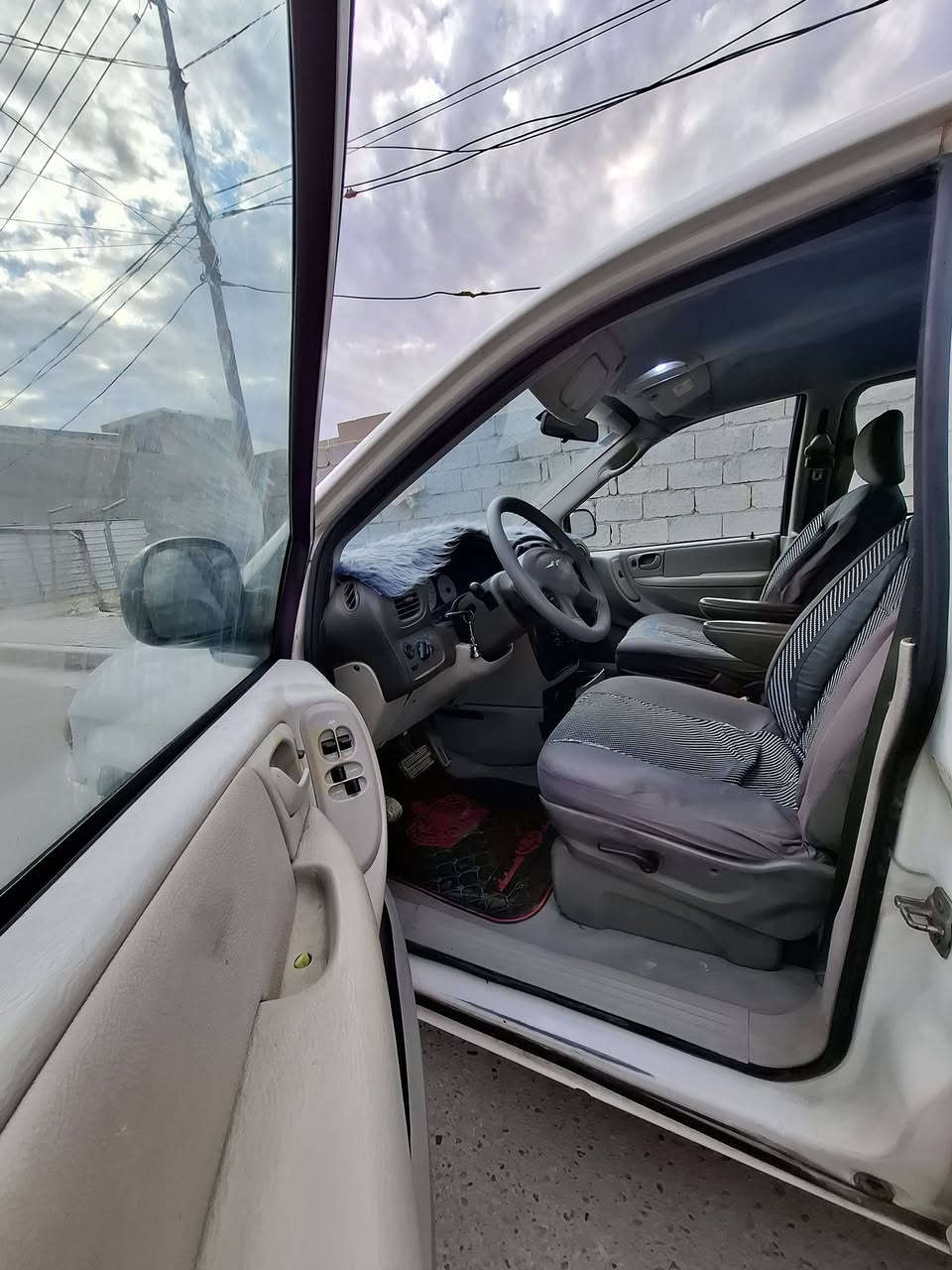 السلام عليكم اخوان
للبيع كرفان كلايسلر تاون كاونتري. ٧ راكب كشنات سياحي بلع  موديل ٢٠٠٧  قطعة تبريد وحدة  . يحتاج ربط فقط غراضة كاملة 
سيارة بيها ملاحظات بسيطة وتلكيطات خياسات بجاملغات 
سيارة مكفولة ضرر فقط باب سلايت جهة اليمين. صدر ٧٠ بلمية 
مكان بغداد   هزة جديدة لل ١١. ٢٠٢٦  وسنوية لغاية ٢٠٢٨ سعر ٧٣ وبيها مجال للشراي   ***********  _ ***********
