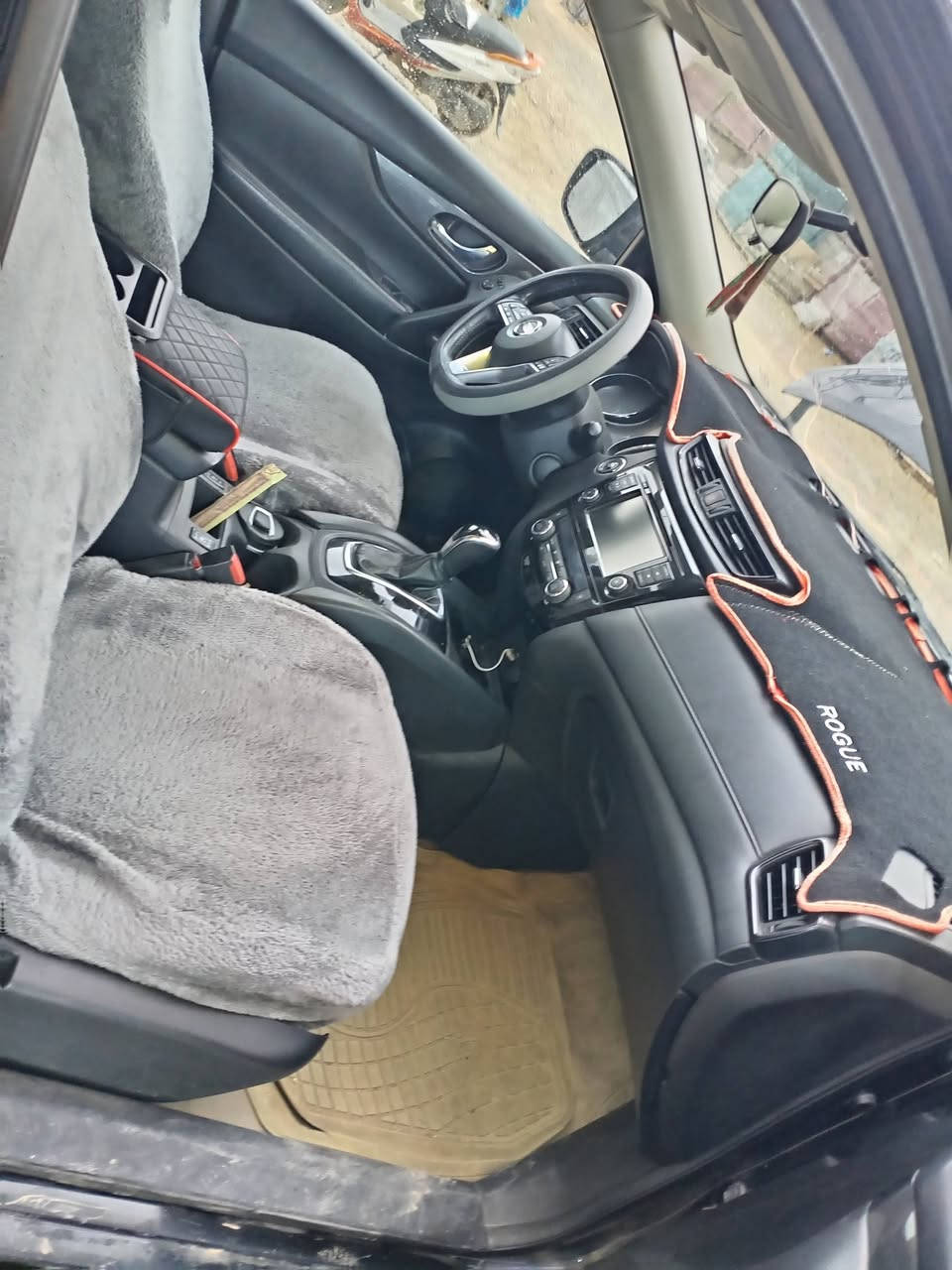 للبيع او مراوس على راف فور من 2020 الى 2025 نيسان روج  2018 SV فول مواصفات اعلى فئه  عده تنته محرك 2500 شاشه تحكم استيرن جهتين بصمه تشغيل وبصمه ابواب جنطه كهربائية كامره خلفيه  وكامره بالمري  خزي نيموري كشنات كهربائية قطعتين تبريد ماشيه 93 ضررها باب مبدل وجاملغ بارد رقمها الانبار دولي باسمي شرط التحويل سنويه إلى 2030 مكاني حديثه بروانه الاستفسار ***********
