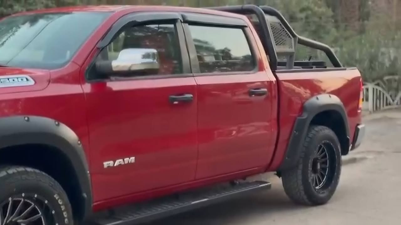 السلام عليكم
دوج رام 1500 بك هورن موديل 2023
الصبغ عام بدون دواخل ولا شواصي 
الحجم 8 سلندر 5700 بانزين 
السياره بدون ارقام / بغداد 
المسافه المقطوعه 28 الف ميل 
المقاعد جلد 
السعر 27.000 $ بيهه مجال بسيط 
بيع او مراوس حسب نوع السياره 
للاتصال ***********
