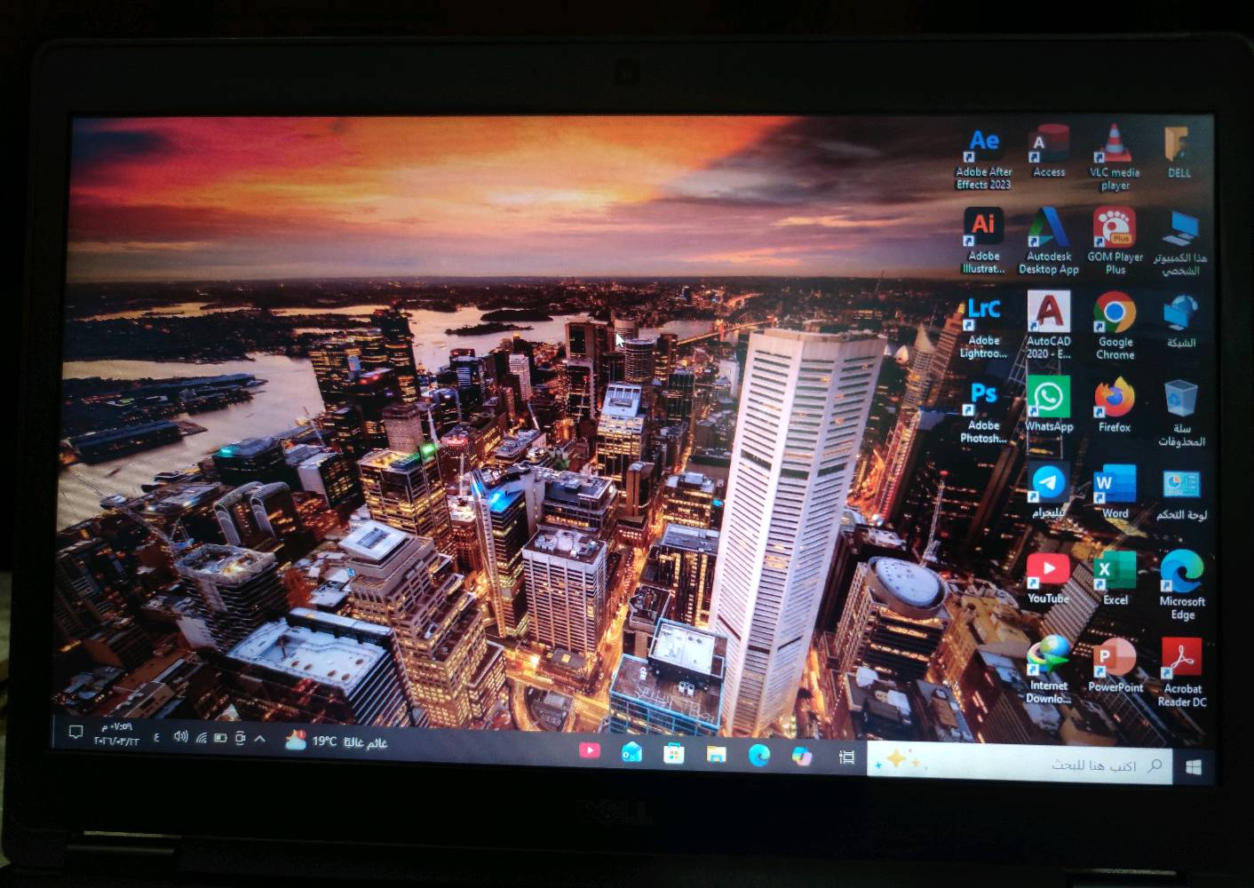 لابتوب من شركة Dell
المعالج كوراي5 intel 
الجيل السابع 
الرام 8كيكا قابل للتطوير 
الهارد 256 SSD قابل للتطوير 
حجم الشاشة 14 انج 
كيبورد ضوئي عربي انكليزي ليزري 
كارت شاشه Intel(R) HD Graphics 620 بحجم 4 كيكا
ويندوز 10برو 64 بت 
العنوان النجف 
متوفر توصيل
