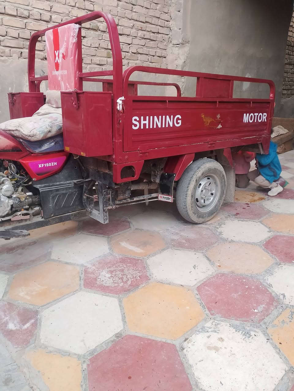 من رخصت ادمن الغالي
سلام عليكم  اخوتي ستوته للبيع مديل 2018يعني عل 2019 او مراوس بتكتك كون نضيفه
ستوتهكلشي مابيها  كهربائيات وشاصي وبدي وتواير  انكرها واطلع بيها
مليونين وبيها مجال حك الجيه مكان كربلاء حي الغدير الانتصال عل رقم ***********.واتساب موجود
