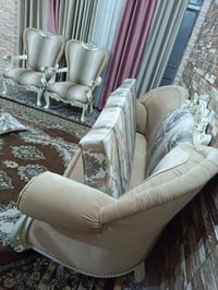 تخم تكمه • خشب زان • ١٠ مقاعد