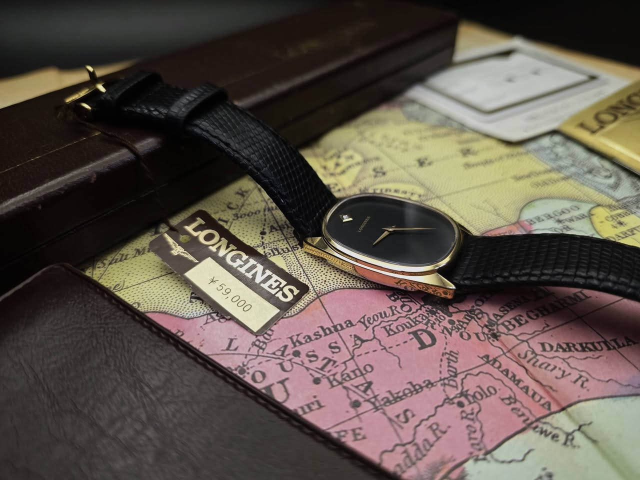 ساعة لونجين إليبس دايموند بيب..

Longines Ellipse "Diamond Pip" المرجع 1093

الحركة يدوية التعبئة (Manual Winding) من طراز 1847.4 .Cal .

التصميم تتميز بقرص أسود، هيكل ذهبي، وماسة صغيرة عند علامة الساعة 12

قطر ساعة 

الأبعاد بدون التاج : ۲۸ ۳۲ مم

السماكة : 1.5 مم

، عرض العروة : ۱۸ مم

، المسافة بين العروات: ٣٦ مم

كامل مرفقات 

تعرض في مزاد غدآ يوم الاثنين على تيك توك


**إذا كنت صاحب هذا الإعلان وتريد حذفه لأي سبب، رجاءا أرسل رسالة إلى الدعم الفني**