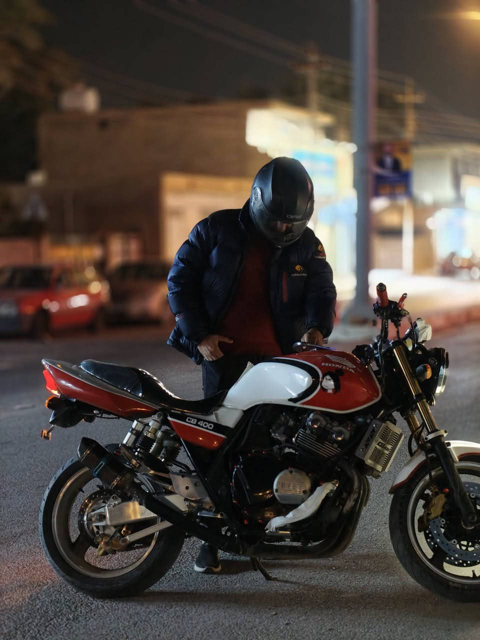 سلام عليكم دراجة هوندا CB4 موديل 2005 جيل ثاني معدل خير من الله بس كامت تشتغل تك كهربائيات كلها شغالة الدراجة ما ناقصها شي السعر 11 ورقة وبيها مجال مكانها حديثة الانبار الرقم/ ***********
