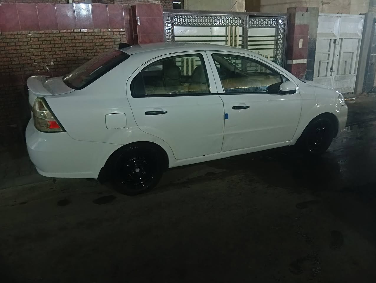 السلام عليكم سياره قاصرين ابيع كوم حديد  رقم نجف مابيه ضربه قويه موديل 9 السعر 36 وبيه مجال حك الجيه 
***********
