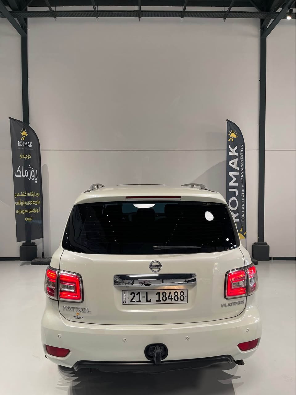 nissan patrol 2014 SE
سەیارەکە گێڕ و مەکینەی نەکراوەتەوە 
مەکینە ٨ پستۆنی ٥.٦ لتر 
بێ بۆیاخە - تەنها ٣ پەڵە ساردی هەیە 
سەنەوی و ڕەقەمی تازەیە - تەحویل غرامە بەشەرت 
شوێن سلێمانی
 
0770 190 2290
0750 122 0523 السليمانية, العراق
