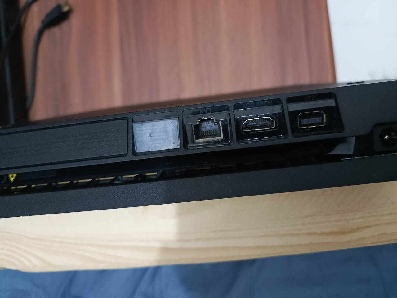 سلام عليكم
بلي فور سلم مهكر
مساحته512GB
يحتوي على العاب
سبايدر مان مارفل
الحرب العالمية الثانيه
مافيا
بيس26
جهاز نضيف وهاي الصور كدامك والجناي يعرف بيهن
صارلي اقل من الشهر من اخذته ولعبت بي شويه وتركته
منافذة نضيفات وتجي ويا جوستك تجاري ومنفذHD وسلك باور وسلك شحن الجوستك
جهاز مامفتوح ولاداخل تصليح والدليل الستيكر 
سعره370قفل


**إذا كنت صاحب هذا الإعلان وتريد حذفه لأي سبب، رجاءا أرسل رسالة إلى الدعم الفني**