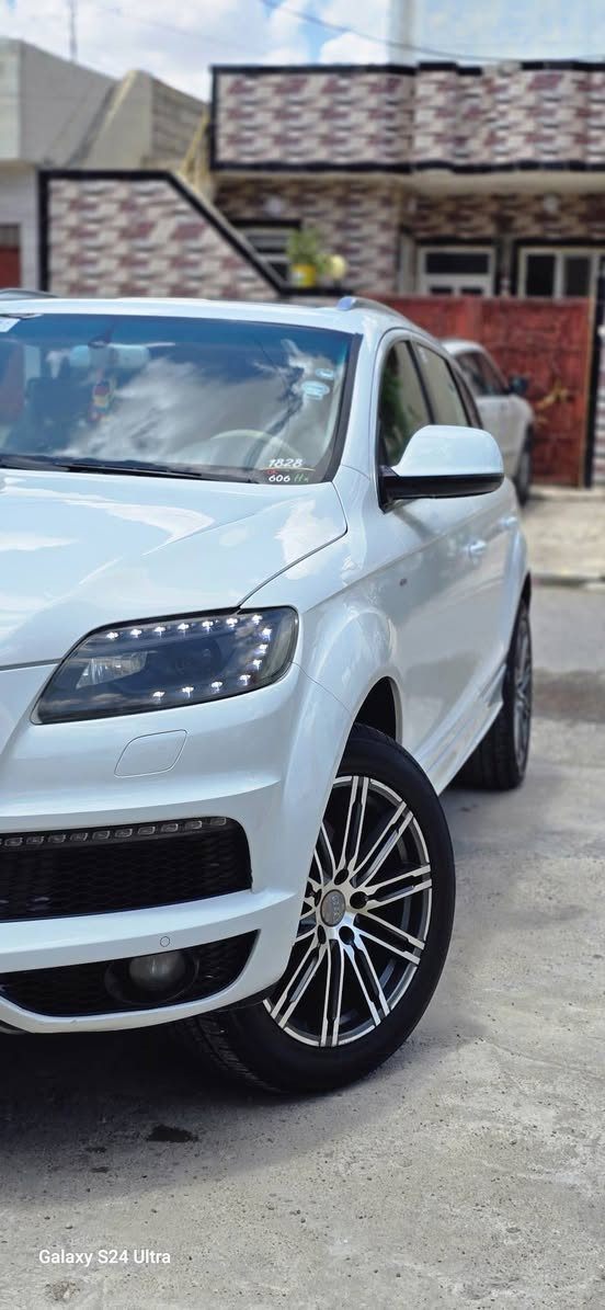 Audi q7 2013
فول مواصفات 
بانوراما قطعتين 
داخل اصفر 
تحكمات ستيرن 
دبل بصمه + سويج 
اطارات جديده حجم ٢٠ 
تبريد مركزي 
ثلاث صفوف مقاعد ٧ راكب 
رادار وحساس امامي خلفي 
السياره ماشيه ٢٥٠ الف كيلومتر قابل للزياده 
رقم وسنويه جديد ٢٠٣٠
سنويه عظم 
اذكرلك مواصفات منا للصبح متخلص
الضرر قبغ صندوق وباب خلفي صبغ بدون دواخل بدون ايرباك 

بيع ومراوس برقم شمالي 

للمعلومات الاتصال على الرقم 
واتساب *********** الشيخان, نينوى
