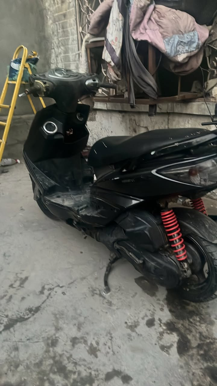 سلام عليكم شباب سكنس البيع بيه صوت بل مكينه 350قفل***********
