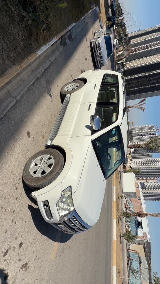 السلام عليكم للبيع باجيرو 
مديل 2008 
السيارة صار بيها طخة خشم البنيد او جاملغ هم 
بدلتهن بلادي وكالة أصليات  او بارد قبق الجنطة 
السيارة إدامة كاملة صدر جديد 
تخم تاير جديد سيارة جاهزة من كلشي 
ال تصال *********** متواجد واتساب هم 
السعر 115
