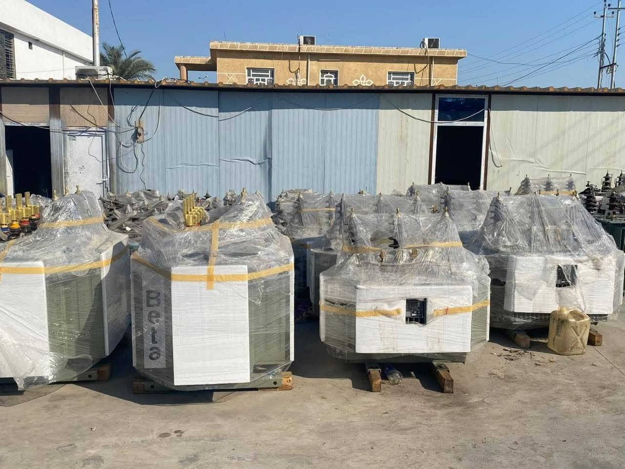 السلام عليكم 
يوجد محولات تركي المنشأ ضمان حقيقي 
100kv
250kv
400kv
زراعي وفحص دائرة الكهرباء 

ويوجد لدينا جميع انواع الاعمدة الكهربائية 

اعمدة مشبك ناصي وعالي
اعمده دائري ناصي وعالي
فنجان ضغط واطي
فنجان ضغط عالي

**ولدينا اسلاك باكثر من شركة 

اسلاك المنيوم 35 ملم      50 ملم       70 ملم         95ملم
للاستفسار اكثر الاتصال 📞☎️

***********
***********
