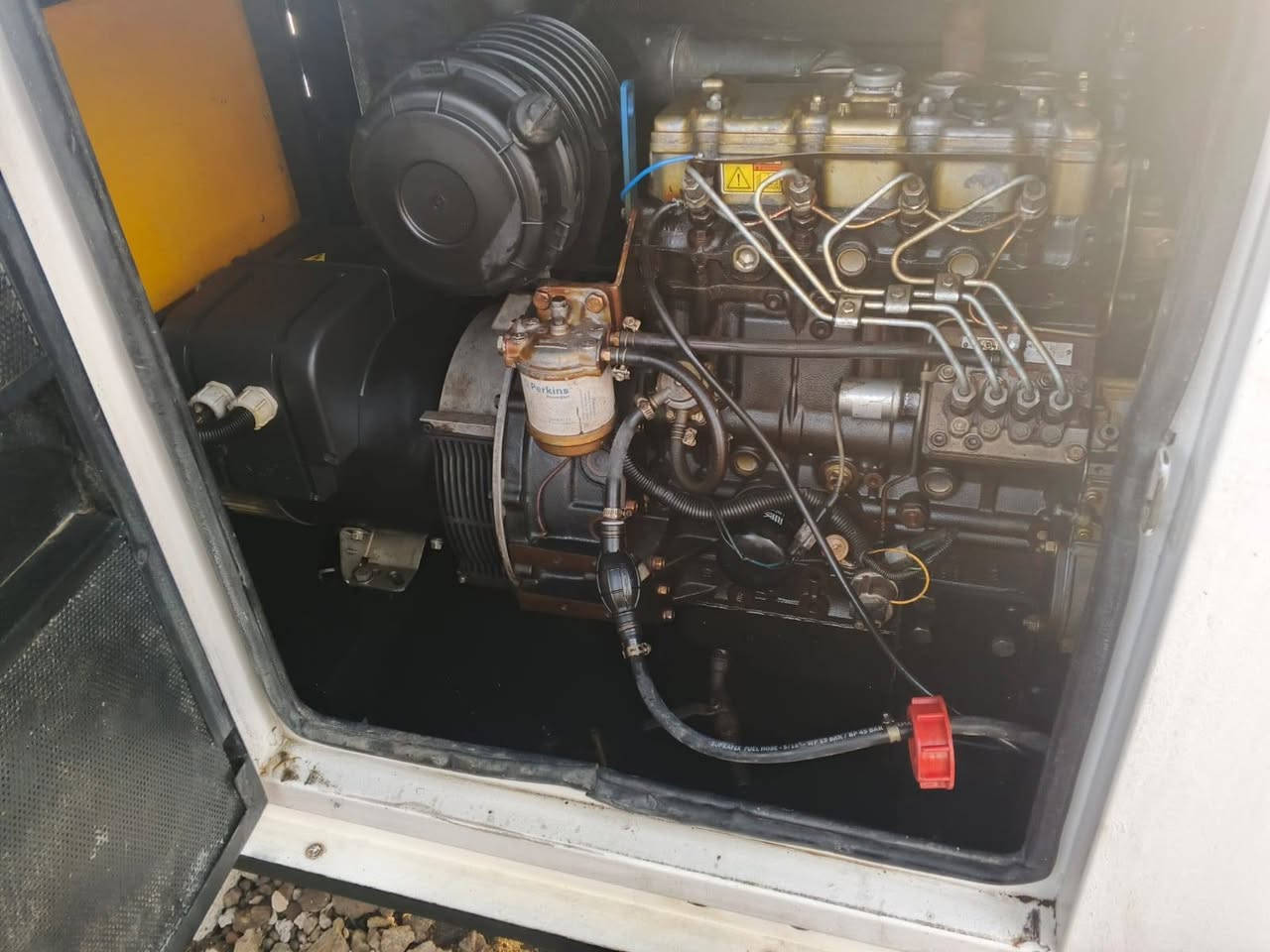 سلام عليكم مولد البيع بيركز انكليزي راس التوليد 20كيفي مشتغل ساعات ال تصال علئ هاذة رقم *********** غير متواجد علئ الفيس والسعر 33 وبي مجال
